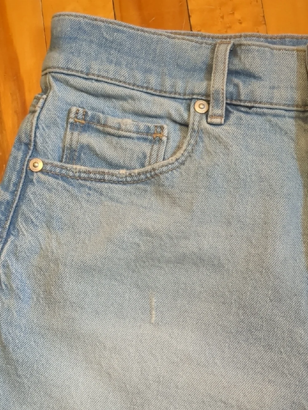 Loft Roll Cuff Light Wash Jean Shorts Size 2 - Picture 3 of 14